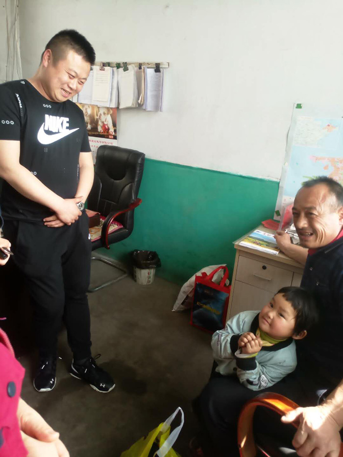 �{����˾�Y��С���ݣ�1��